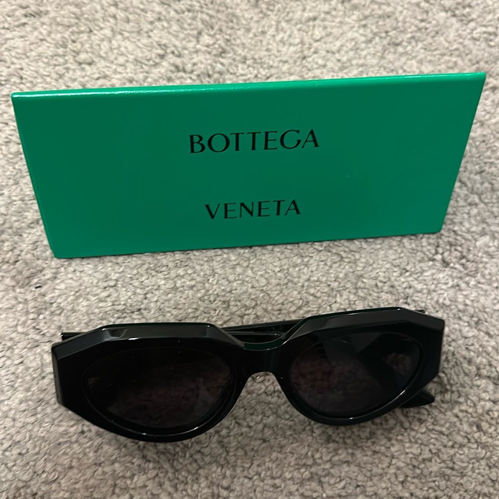 Bottega Veneta BV1031S sunglasses black shades